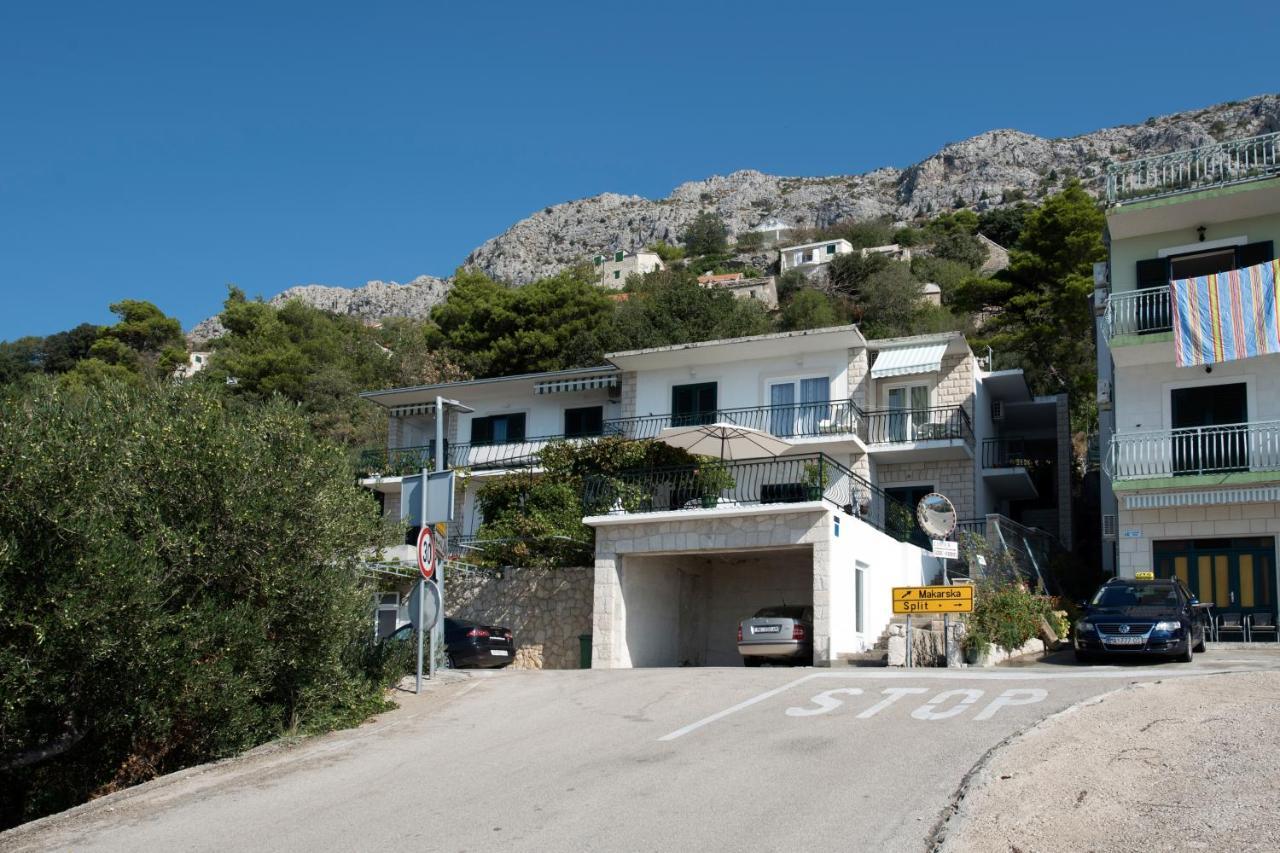 Apartments With A Parking Space Brela, Makarska - 16603 Extérieur photo