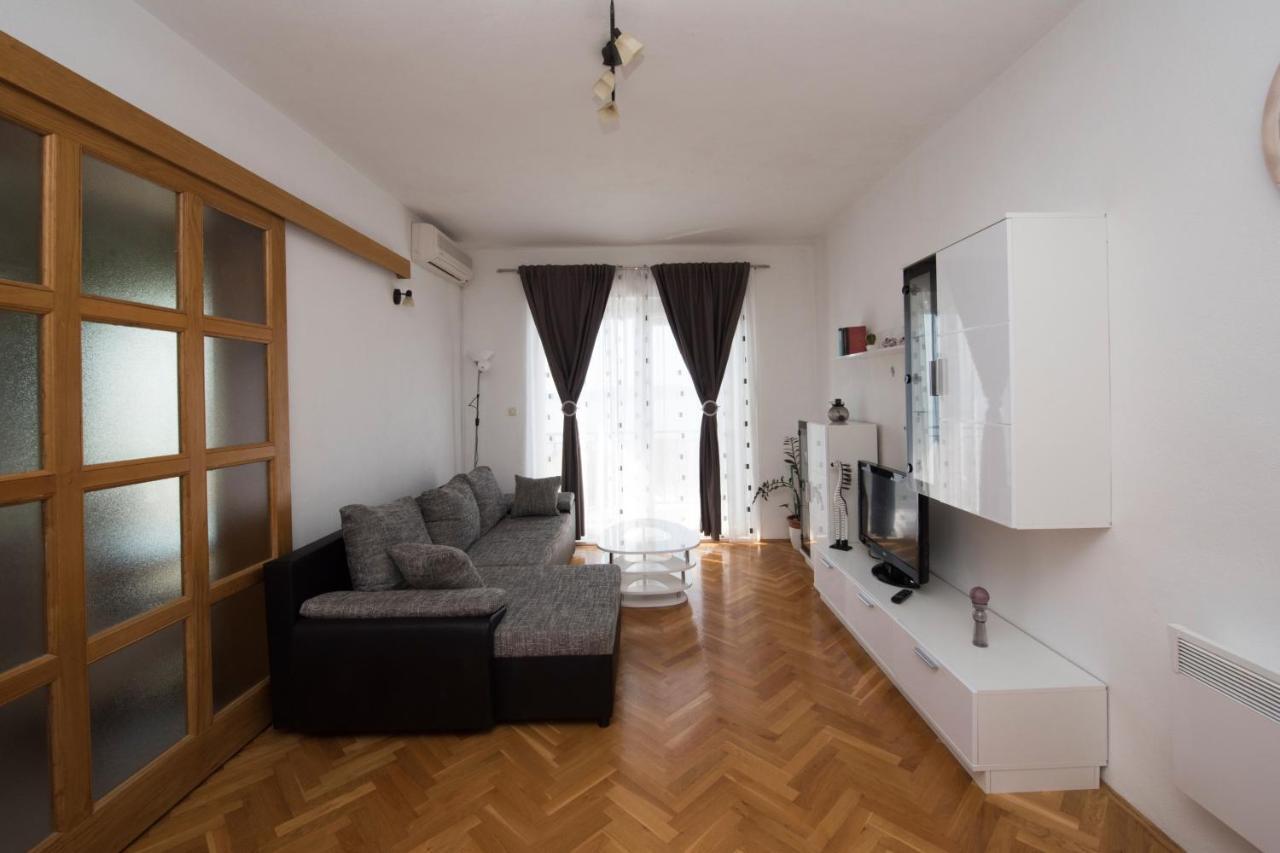 Apartments With A Parking Space Brela, Makarska - 16603 Extérieur photo