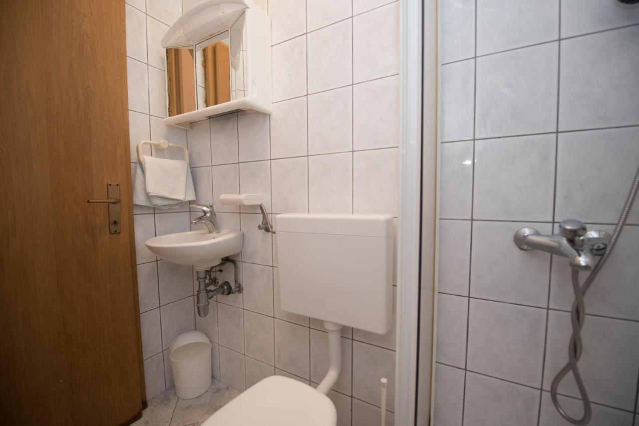 Apartments With A Parking Space Brela, Makarska - 16603 Extérieur photo
