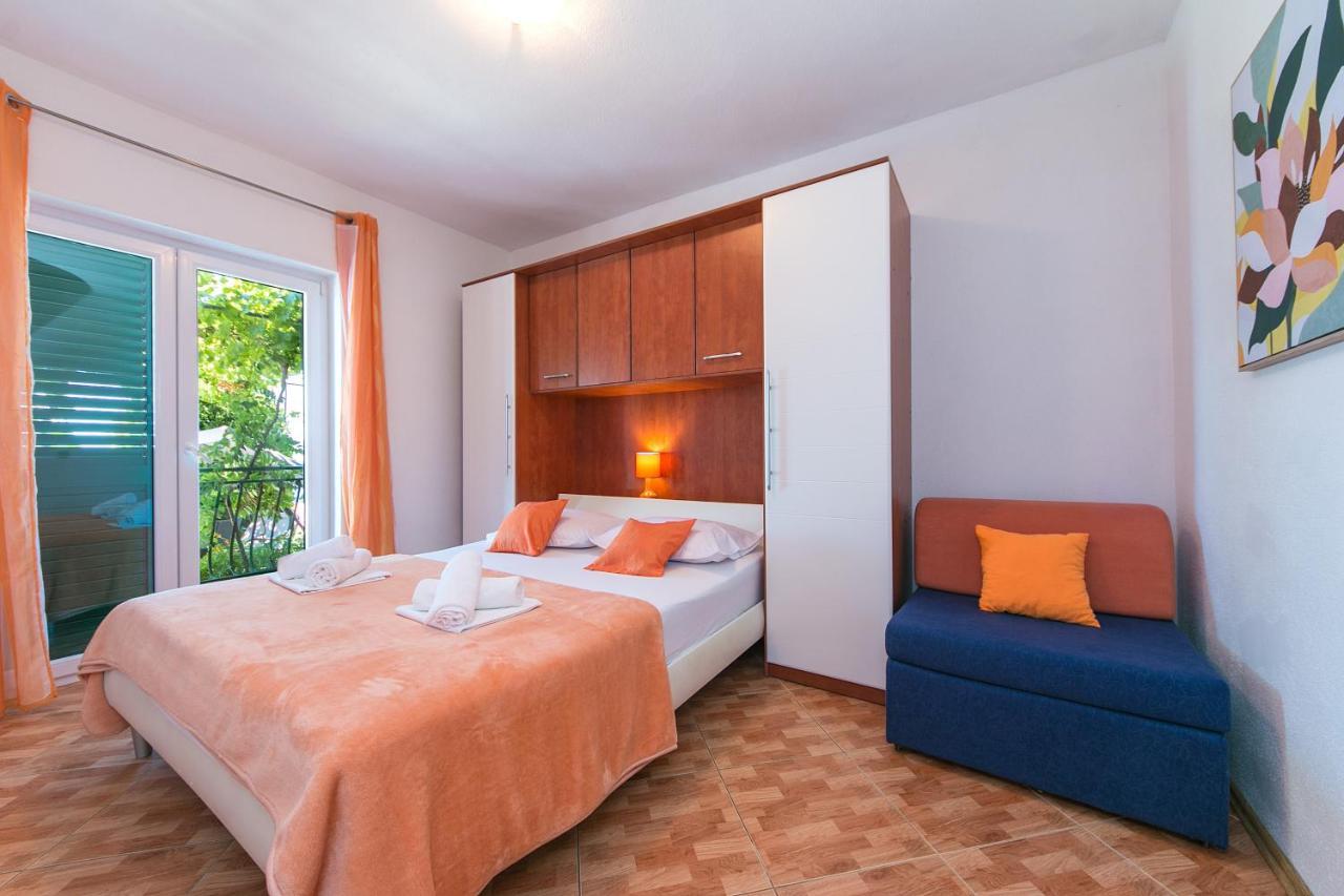 Apartments With A Parking Space Brela, Makarska - 16603 Extérieur photo